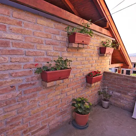 Relaxed Hillside House Сasa de vacaciones *