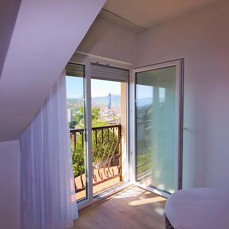Сasa de vacaciones Relaxed Hillside House *